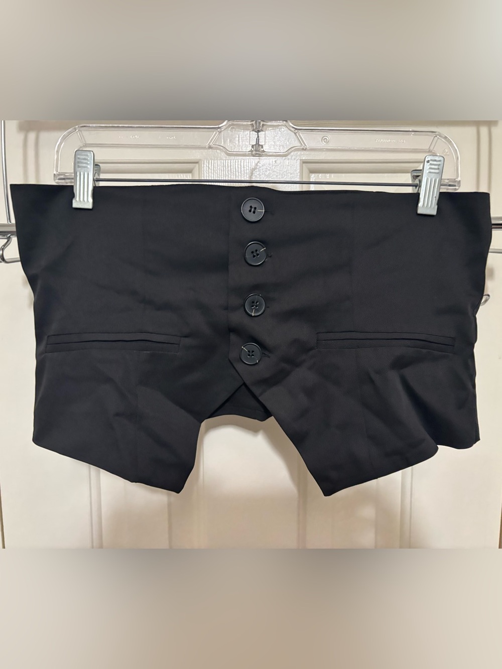 Cupshe Black Button-Front Tailored Crop Top